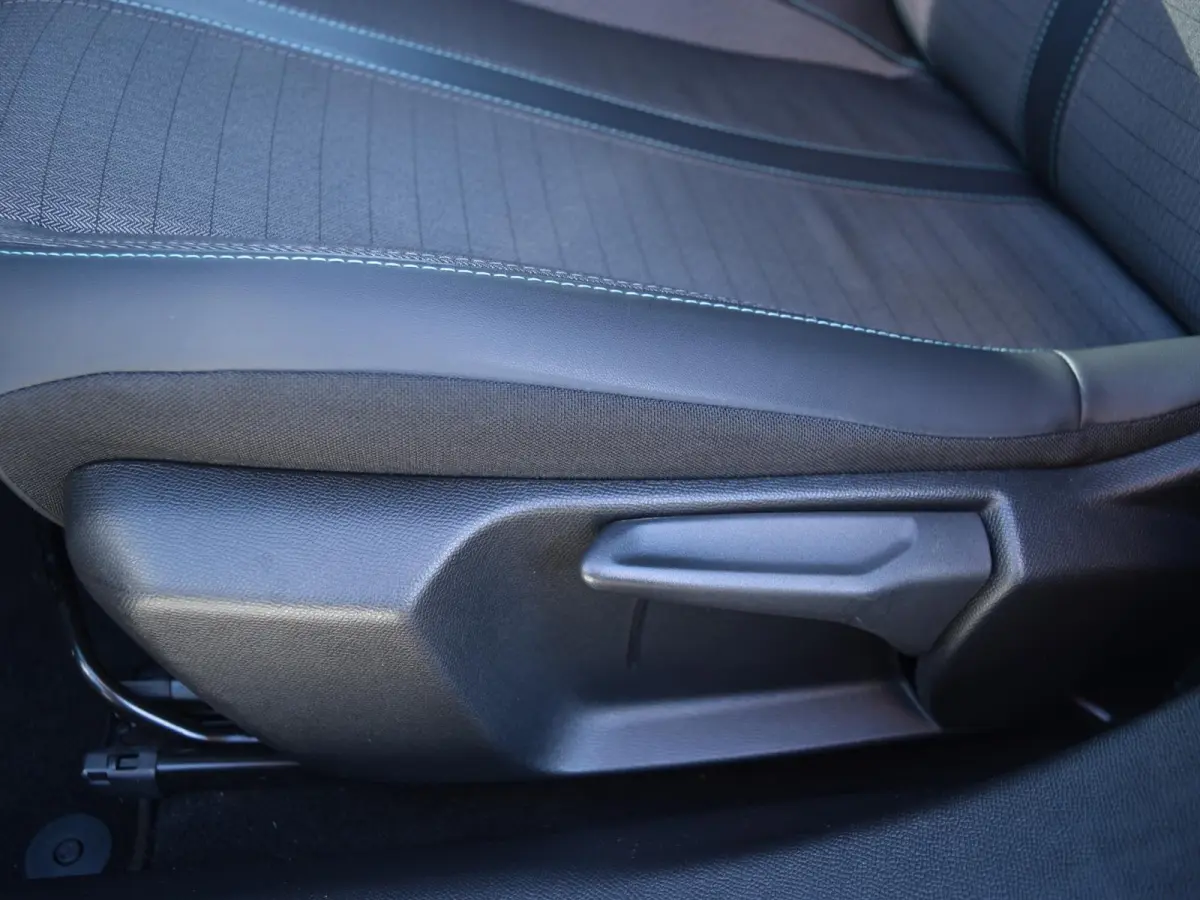 1.2 PureTech Blue Lease Allure | 100 PK | NAVI | TREKHAAK | PARKEERSENSOREN MET CAMERA | CLIMATE CONTROL |