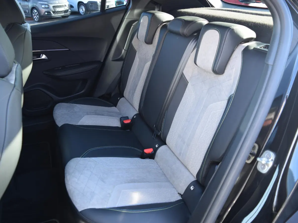 EV GT Pack 50 kWh | SCHUIF / KANTELDAK | ADAPTIVE CRUISE CONTROL | NAVI | CLIMATE CONTROL | PARKEERSENSOREN MET CAMERA