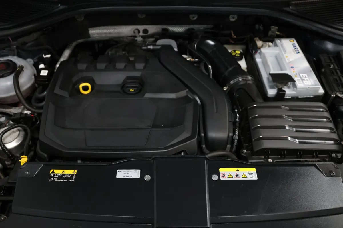 1.5 TSI R-Line BTW/LED/VIRTUAL/SFEER/PANORAMADAK/HALF LEER+S.VERWARMING+MASSAGE/18" LMV/CAM/ACC/12 MDN GARANTIE!