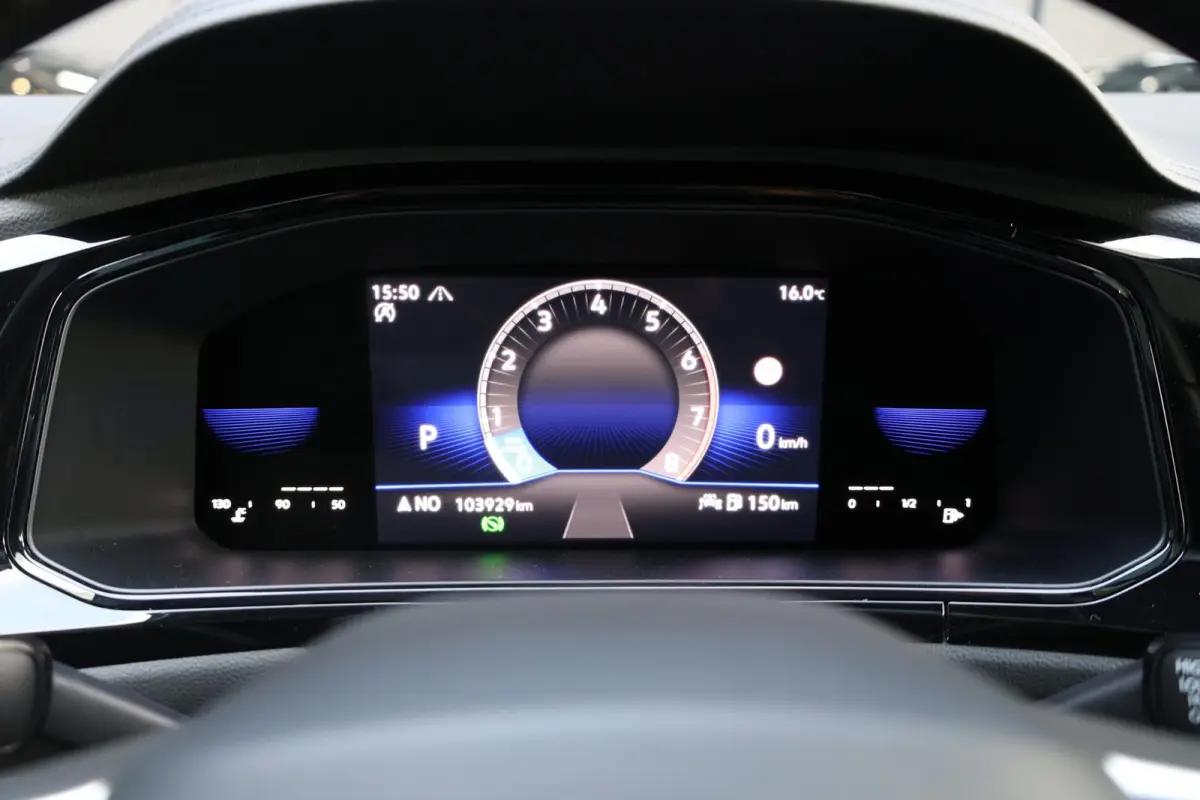 1.5 TSI R-Line BTW/LED/VIRTUAL/SFEER/PANORAMADAK/HALF LEER+S.VERWARMING+MASSAGE/18" LMV/CAM/ACC/12 MDN GARANTIE!
