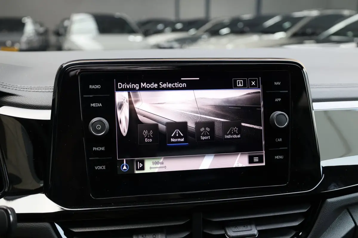 1.5 TSI R-Line BTW/LED/VIRTUAL/SFEER/PANORAMADAK/HALF LEER+S.VERWARMING+MASSAGE/18" LMV/CAM/ACC/12 MDN GARANTIE!