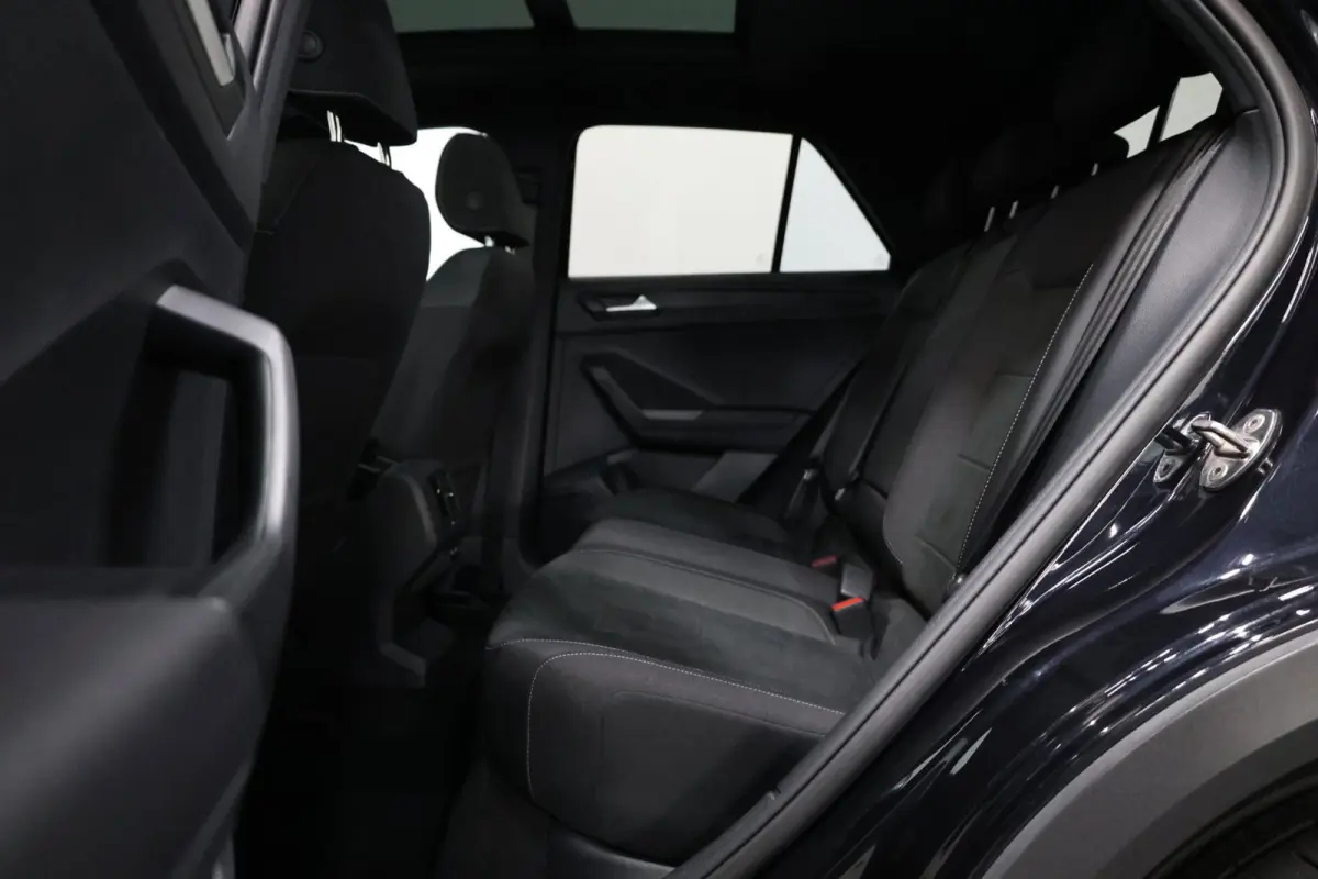 1.5 TSI R-Line BTW/LED/VIRTUAL/SFEER/PANORAMADAK/HALF LEER+S.VERWARMING+MASSAGE/18" LMV/CAM/ACC/12 MDN GARANTIE!