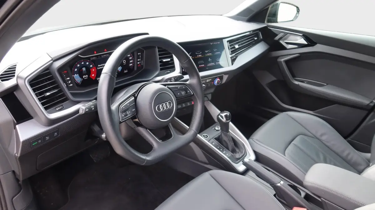 citycarver Audi A1 Citycarver 30 TFSI S tronic – Mythoszwart Metallic