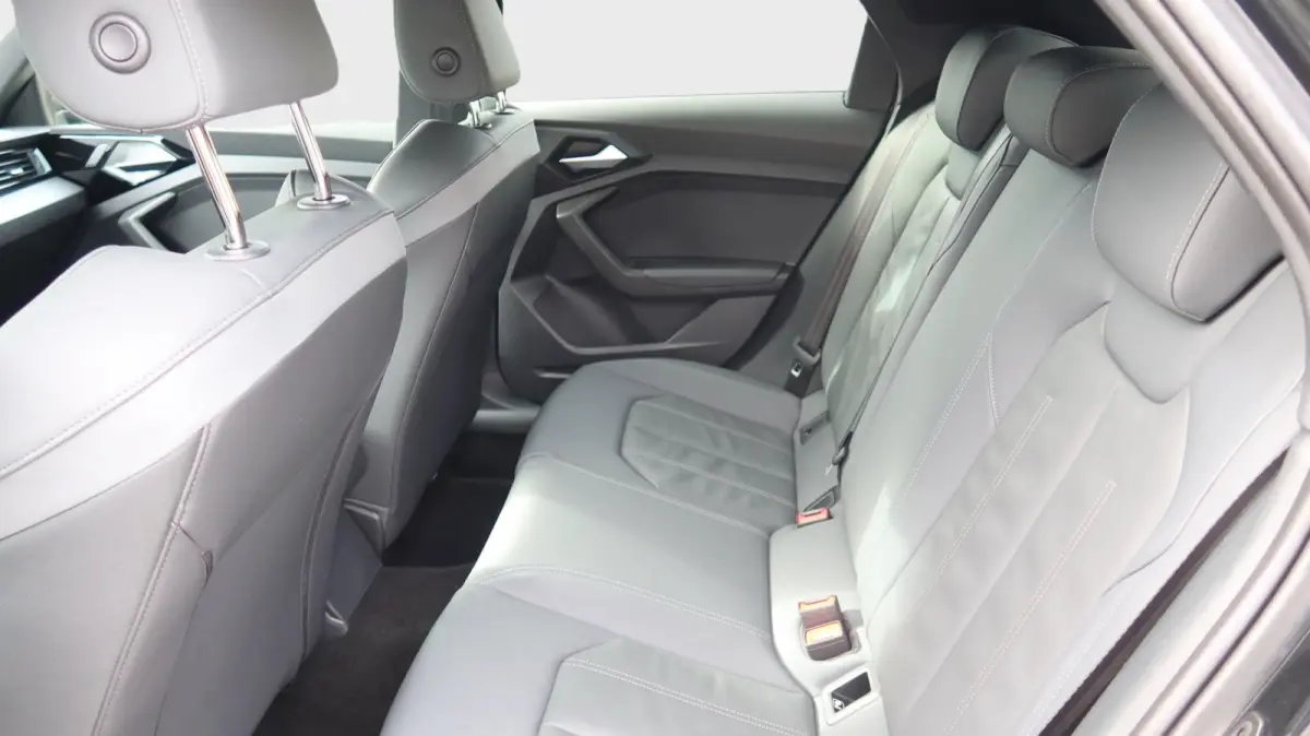 citycarver Audi A1 Citycarver 30 TFSI S tronic – Mythoszwart Metallic