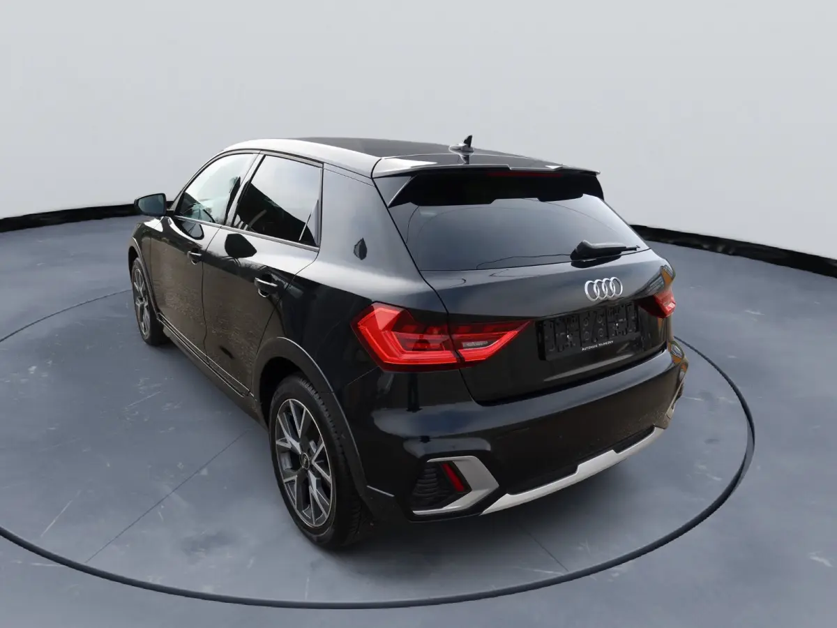 citycarver Audi A1 Citycarver 30 TFSI S tronic – Mythoszwart Metallic