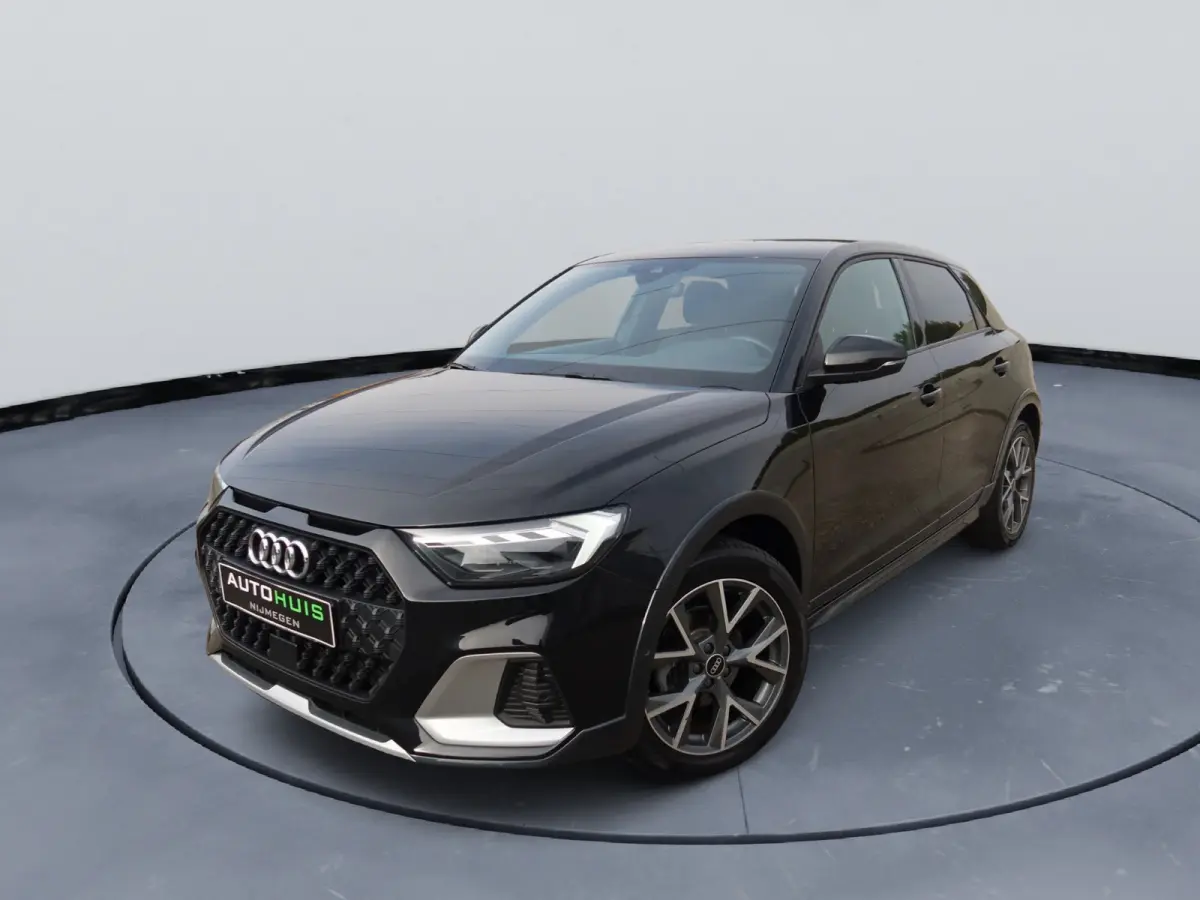 citycarver Audi A1 Citycarver 30 TFSI S tronic – Mythoszwart Metallic