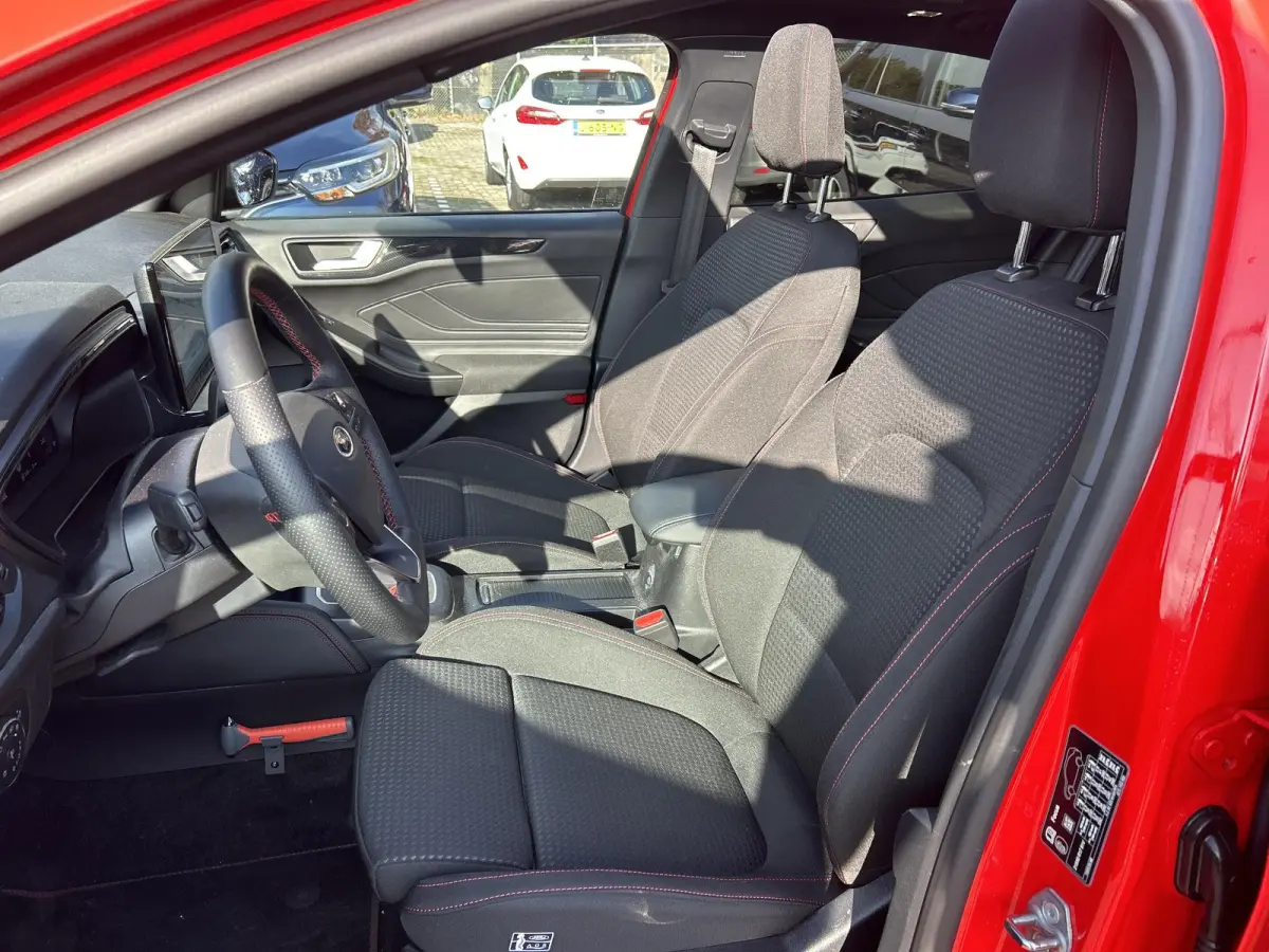 1.0 EcoBoost Hybrid ST Line X | Automaat | Trekhaak Afneembaar 1500KG | Panoramadak | Camera | Winterpack