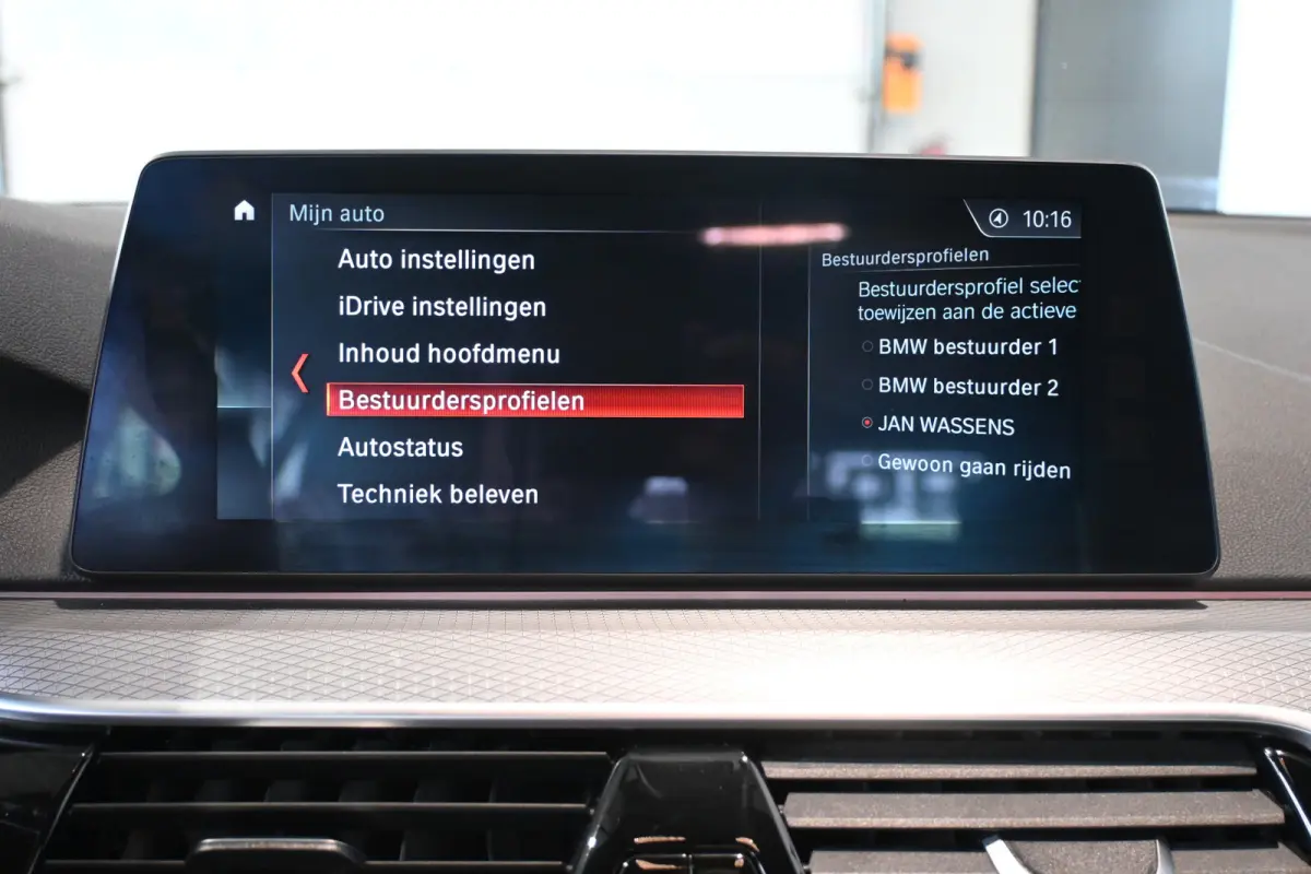 520i High Executive M Sport Automaat Clima LED Cruise Navigatie Trekhaak PDC Standkachel 100% Onderhouden! Inruil Mogelijk
