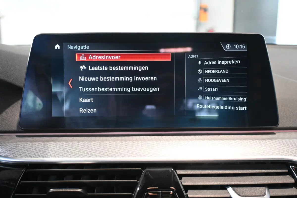 520i High Executive M Sport Automaat Clima LED Cruise Navigatie Trekhaak PDC Standkachel 100% Onderhouden! Inruil Mogelijk