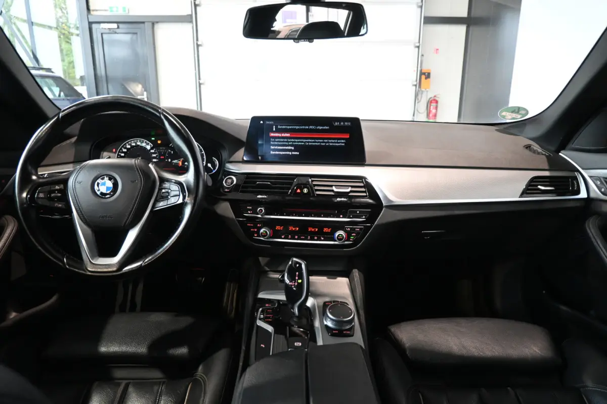 520i High Executive M Sport Automaat Clima LED Cruise Navigatie Trekhaak PDC Standkachel 100% Onderhouden! Inruil Mogelijk