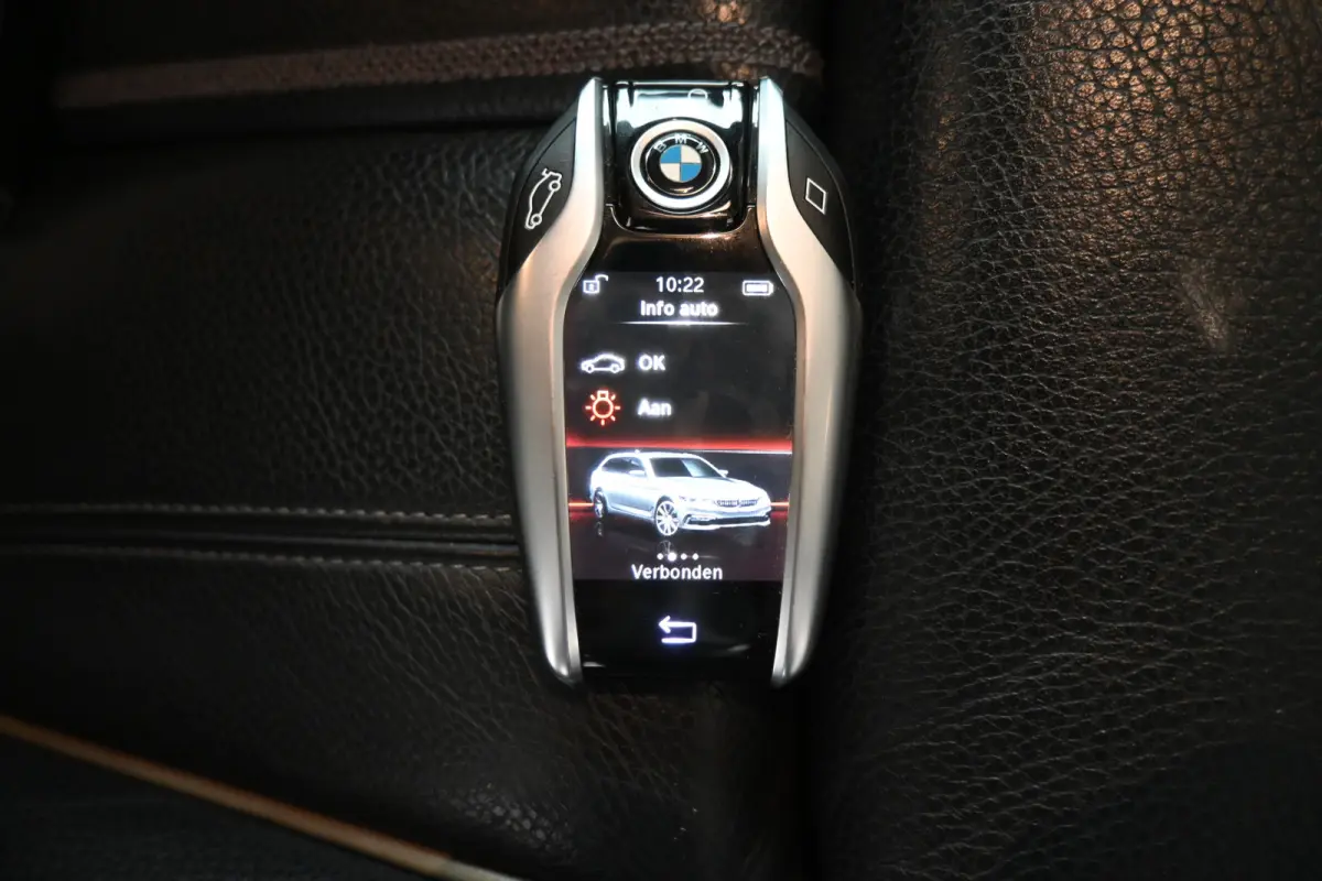 520i High Executive M Sport Automaat Clima LED Cruise Navigatie Trekhaak PDC Standkachel 100% Onderhouden! Inruil Mogelijk