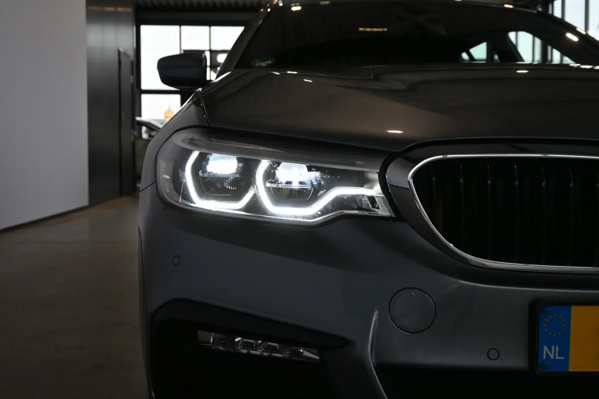 520i High Executive M Sport Automaat Clima LED Cruise Navigatie Trekhaak PDC Standkachel 100% Onderhouden! Inruil Mogelijk
