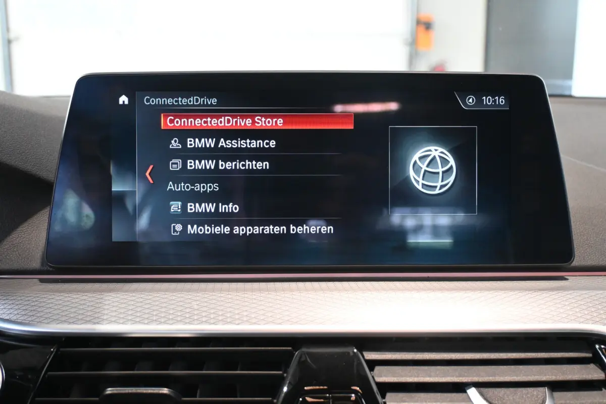 520i High Executive M Sport Automaat Clima LED Cruise Navigatie Trekhaak PDC Standkachel 100% Onderhouden! Inruil Mogelijk