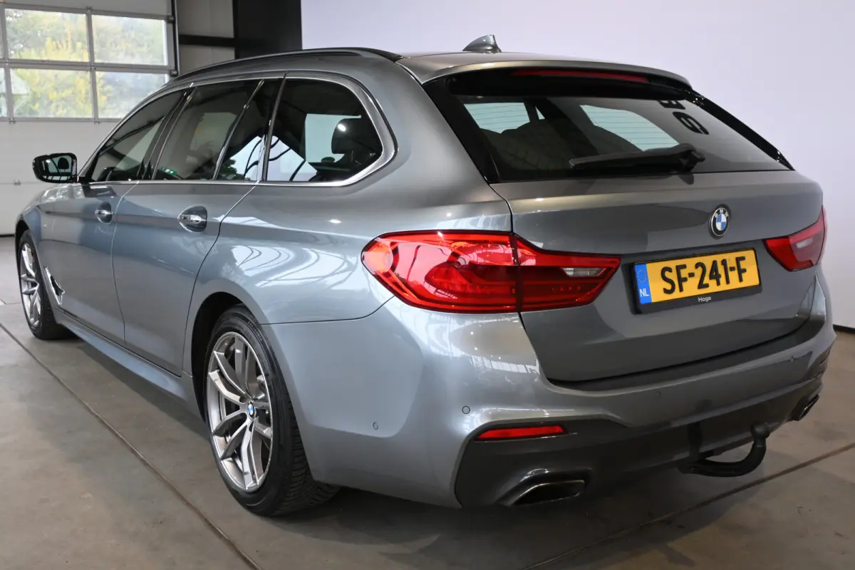 520i High Executive M Sport Automaat Clima LED Cruise Navigatie Trekhaak PDC Standkachel 100% Onderhouden! Inruil Mogelijk