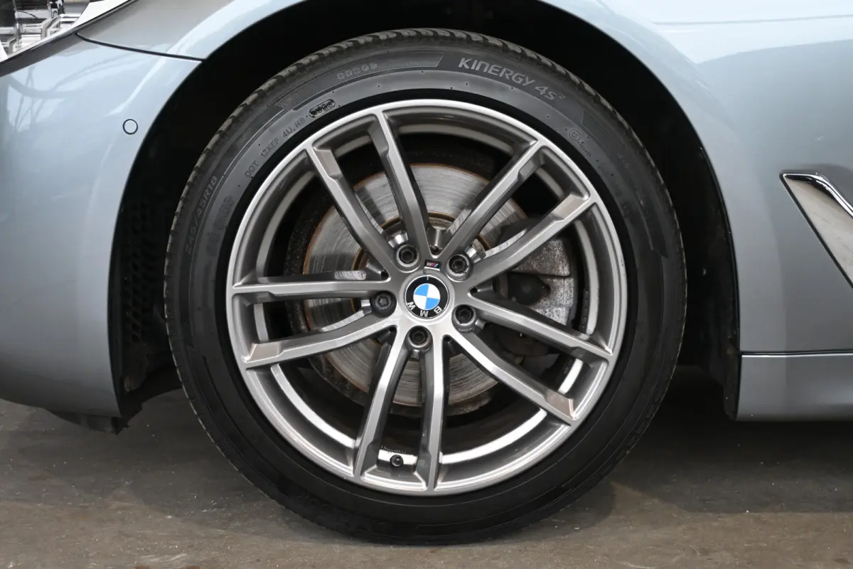 520i High Executive M Sport Automaat Clima LED Cruise Navigatie Trekhaak PDC Standkachel 100% Onderhouden! Inruil Mogelijk