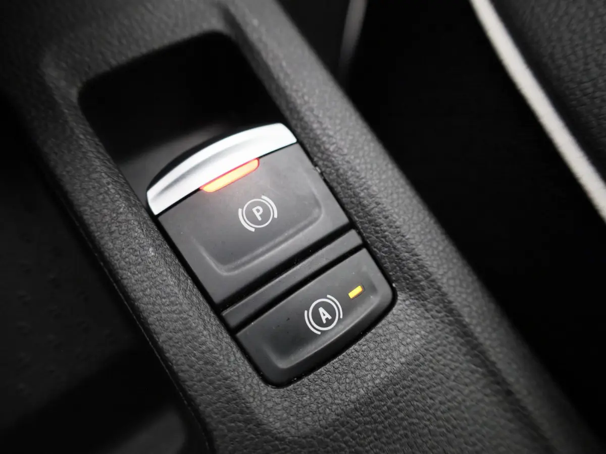 1.6 E-Tech Plug-in Hybrid 160 Intens | WORDT VERWACHT | PANORAMADAK | ACHTERUITRIJCAMERA | APPLE CARPLAY - ANDROID AUTO | CLIMATE CONTROL | CRUISE CONTROL | PARKEERSENSOREN |