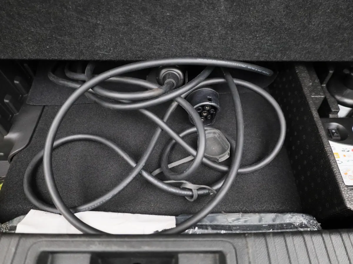 1.6 E-Tech Plug-in Hybrid 160 Intens | WORDT VERWACHT | PANORAMADAK | ACHTERUITRIJCAMERA | APPLE CARPLAY - ANDROID AUTO | CLIMATE CONTROL | CRUISE CONTROL | PARKEERSENSOREN |