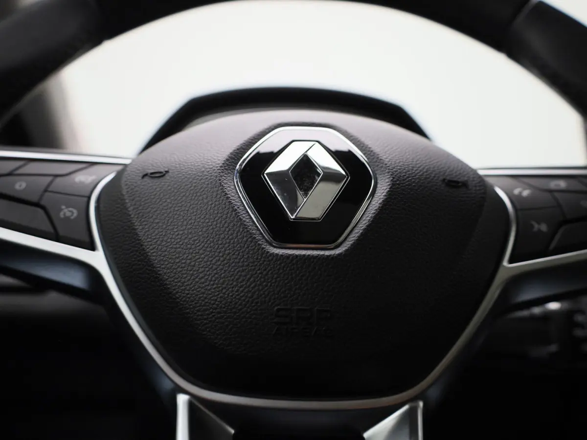 1.6 E-Tech Plug-in Hybrid 160 Intens | WORDT VERWACHT | PANORAMADAK | ACHTERUITRIJCAMERA | APPLE CARPLAY - ANDROID AUTO | CLIMATE CONTROL | CRUISE CONTROL | PARKEERSENSOREN |