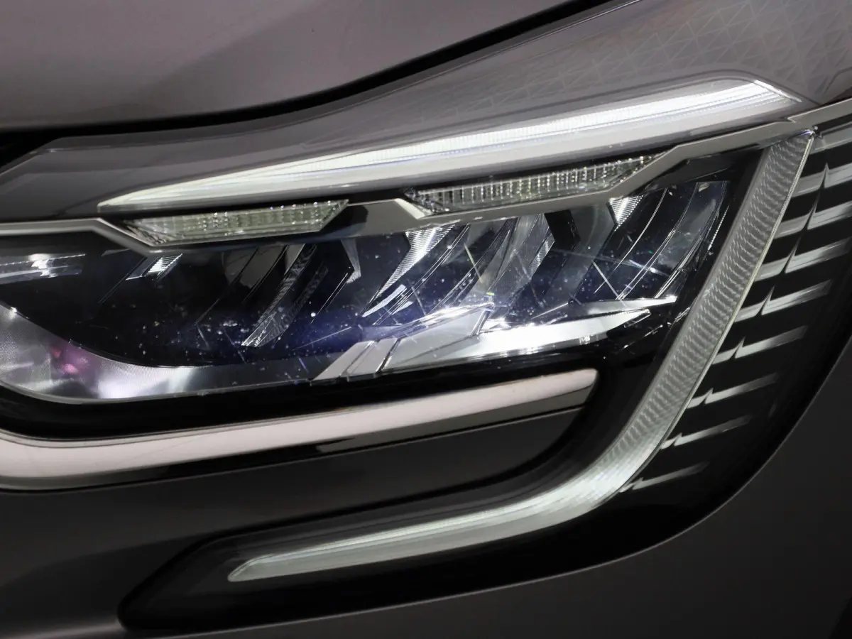 1.6 E-Tech Plug-in Hybrid 160 Intens | WORDT VERWACHT | PANORAMADAK | ACHTERUITRIJCAMERA | APPLE CARPLAY - ANDROID AUTO | CLIMATE CONTROL | CRUISE CONTROL | PARKEERSENSOREN |