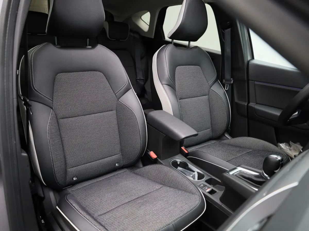 1.6 E-Tech Plug-in Hybrid 160 Intens | WORDT VERWACHT | PANORAMADAK | ACHTERUITRIJCAMERA | APPLE CARPLAY - ANDROID AUTO | CLIMATE CONTROL | CRUISE CONTROL | PARKEERSENSOREN |