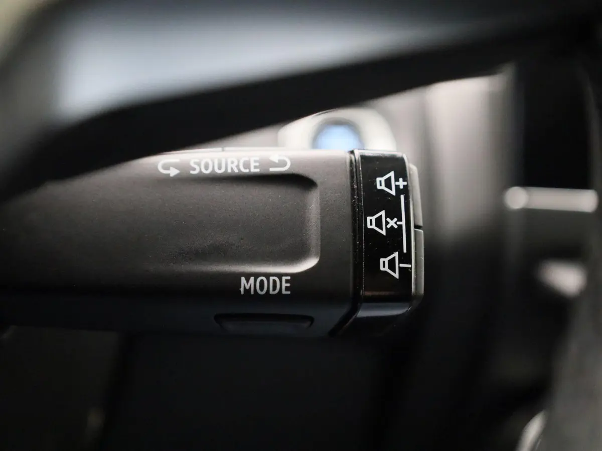 1.6 E-Tech Plug-in Hybrid 160 Intens | WORDT VERWACHT | PANORAMADAK | ACHTERUITRIJCAMERA | APPLE CARPLAY - ANDROID AUTO | CLIMATE CONTROL | CRUISE CONTROL | PARKEERSENSOREN |