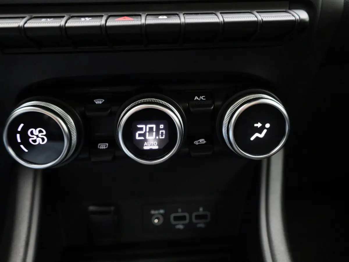 1.6 E-Tech Plug-in Hybrid 160 Intens | WORDT VERWACHT | PANORAMADAK | ACHTERUITRIJCAMERA | APPLE CARPLAY - ANDROID AUTO | CLIMATE CONTROL | CRUISE CONTROL | PARKEERSENSOREN |