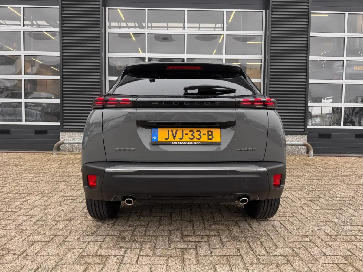 1.2 Hybrid 145 Allure | Achterspoiler | Achteruitrijcamera | Airco (automatisch)
