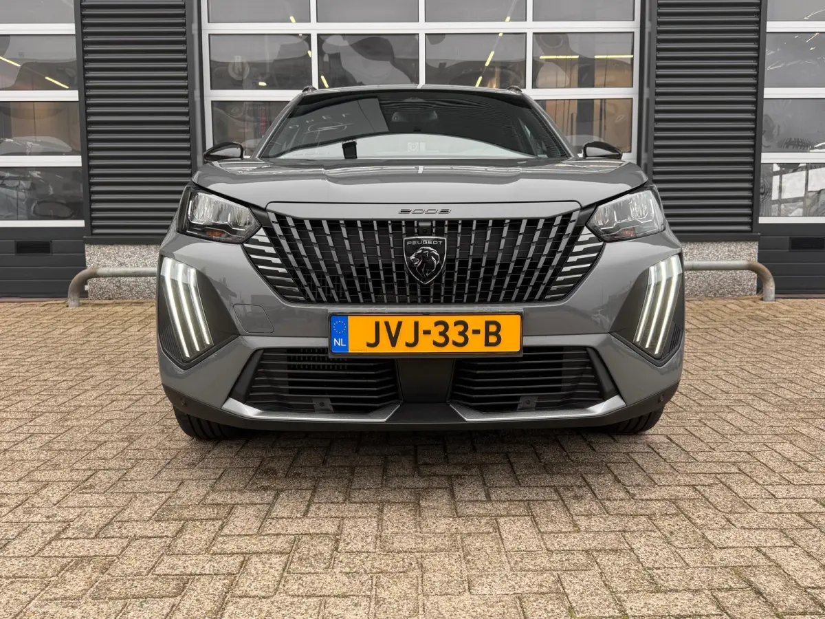 1.2 Hybrid 145 Allure | Achterspoiler | Achteruitrijcamera | Airco (automatisch)