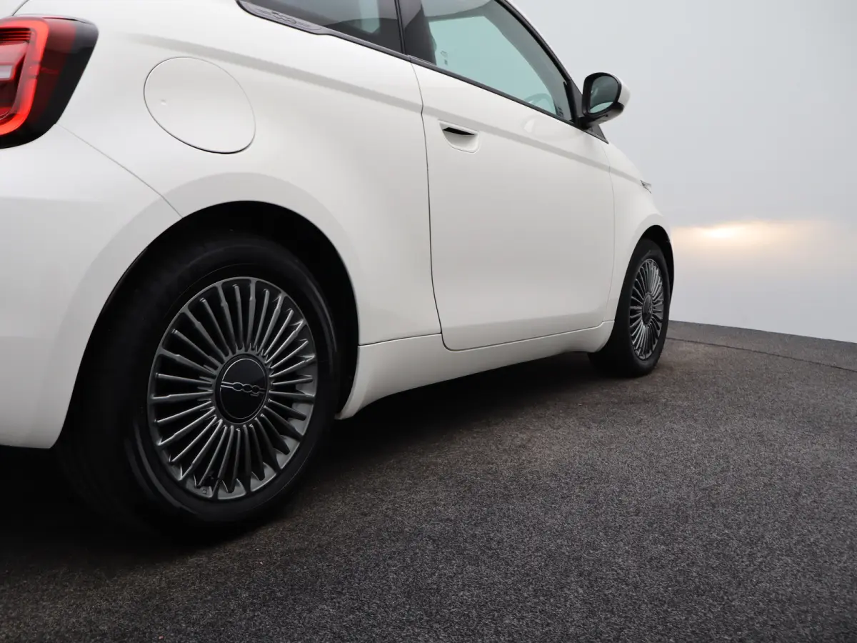 Icon 42 kWh 93,7% SOH | 16" Lichtmetalen Velgen | Apple Carplay/Android Auto | Cruise Control | Climate Contro