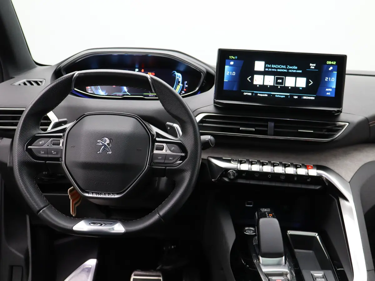 1.6 HYbrid4 300 GT Pack Business | Automaat | Carplay | 4WD | SOH 94% | Pano dak | keyless | Adaptieve cruise | Alcantara |Camera | Focal audio | Stoelverw. |