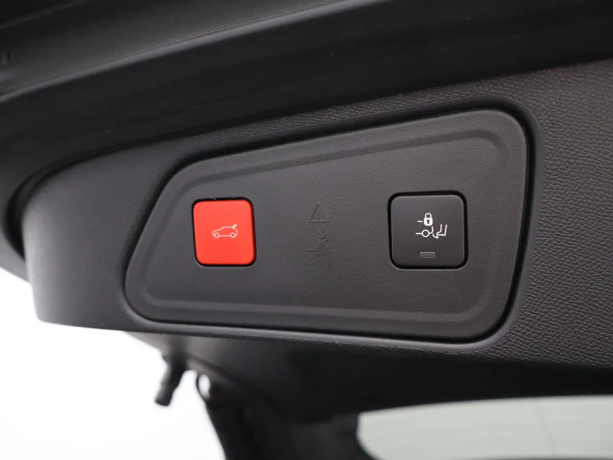 1.6 HYbrid4 300 GT Pack Business | Automaat | Carplay | 4WD | SOH 94% | Pano dak | keyless | Adaptieve cruise | Alcantara |Camera | Focal audio | Stoelverw. |