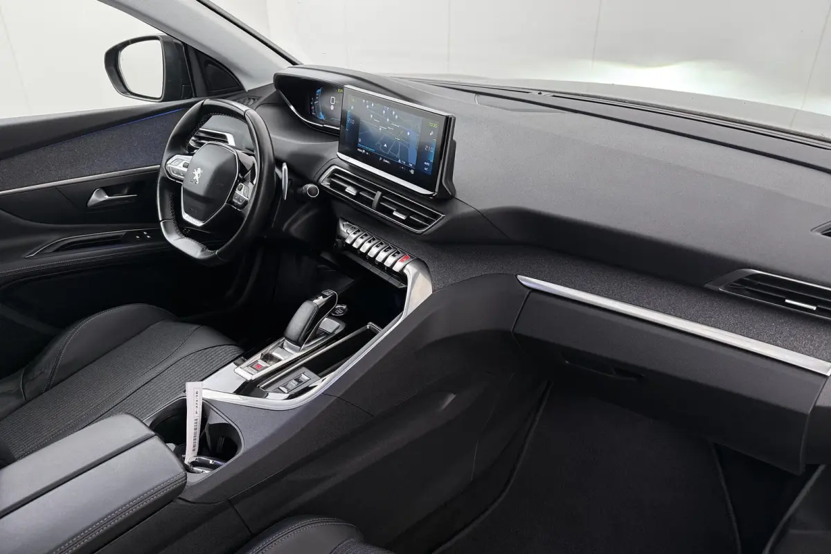 1.6 HYbrid 225 Allure Dodehoek Half-Leder Privacy Glas 18'LMV