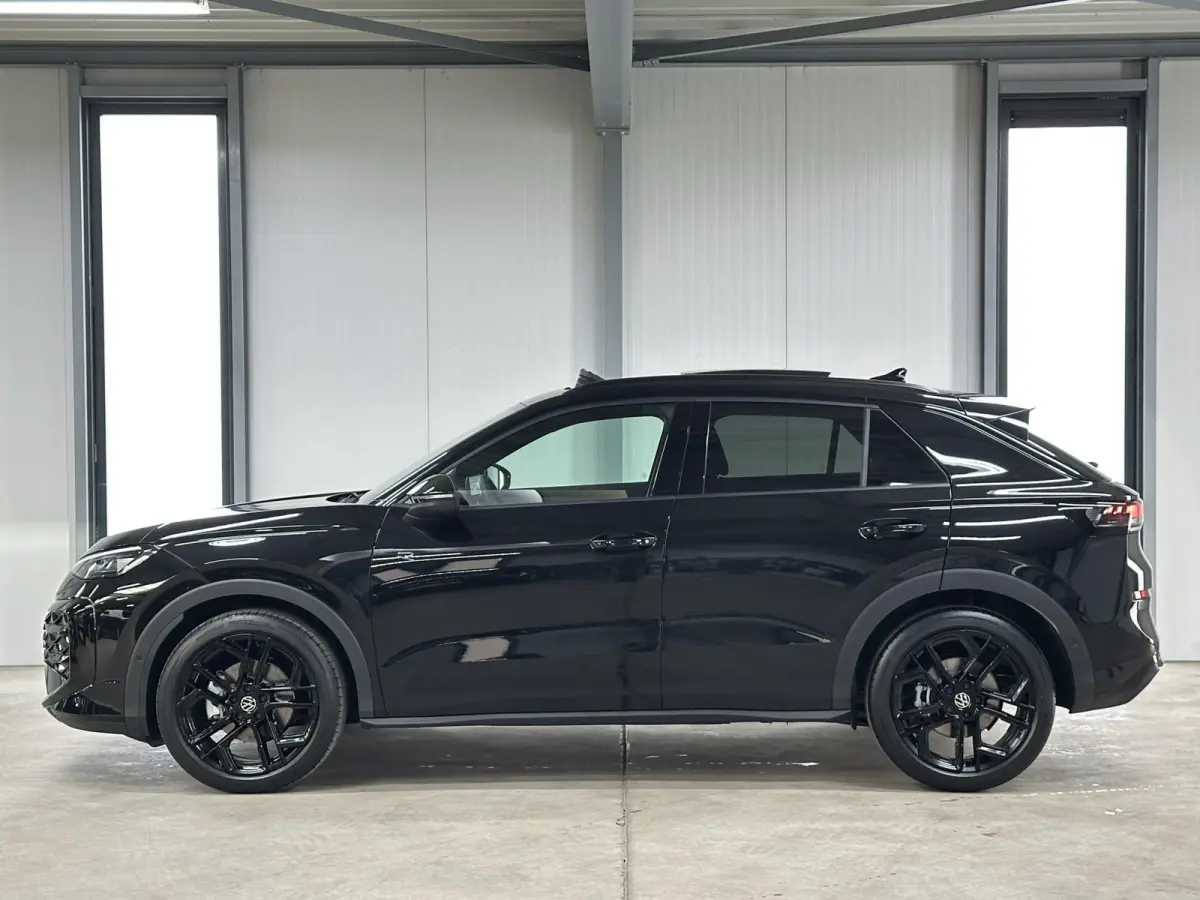 1.5 eTsi R-Line First Edition | Trekhaak | Pano | Black-style | Licht-pakket (IQ.Light)