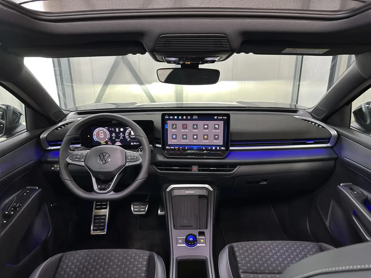1.5 eTsi R-Line First Edition | Trekhaak | Pano | Black-style | Licht-pakket (IQ.Light)