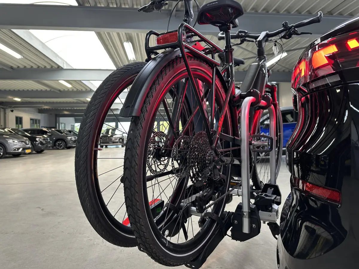 1.5 eTsi R-Line First Edition | Trekhaak | Pano | Black-style | Licht-pakket (IQ.Light)