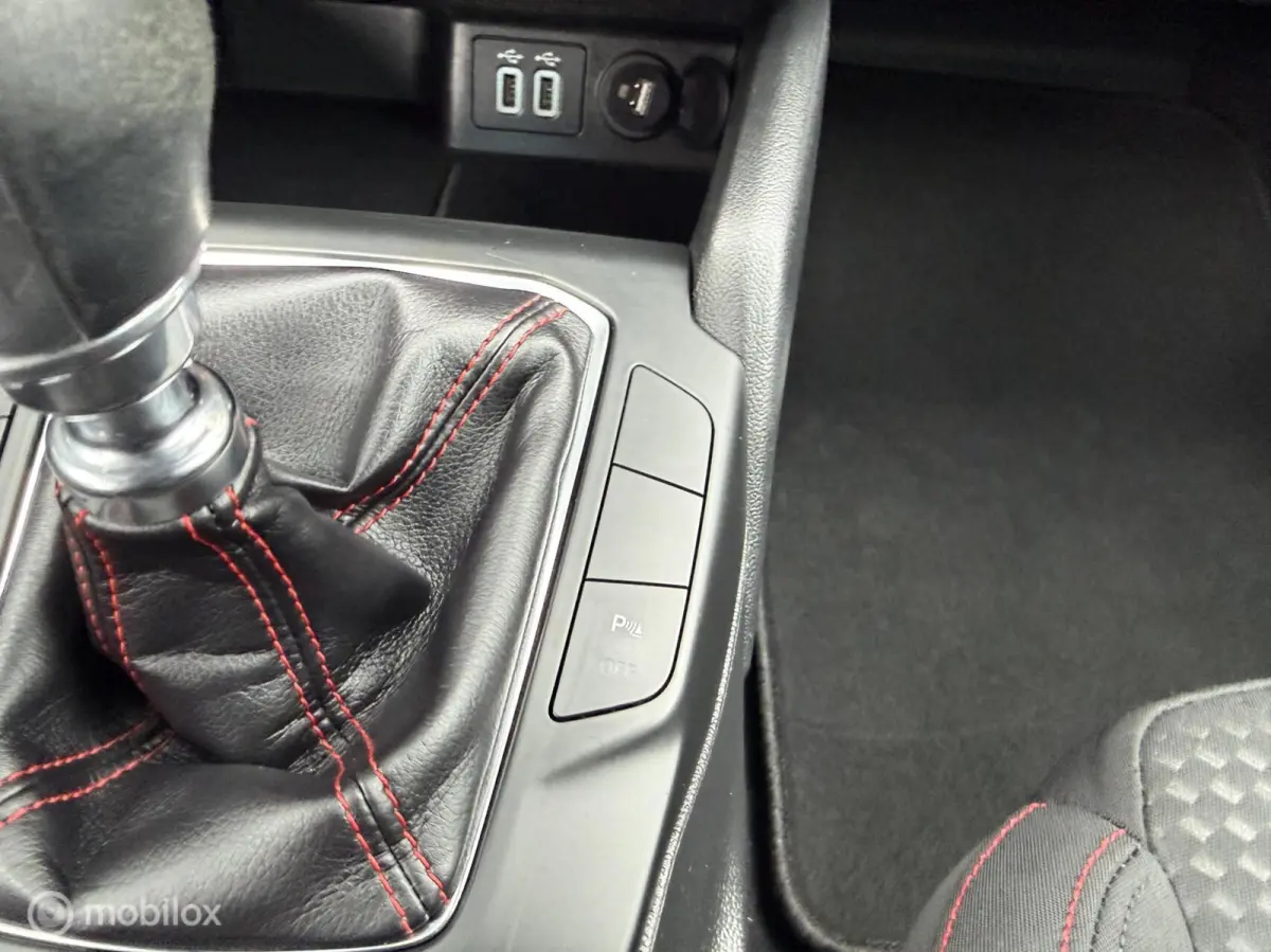1.0 EcoBoost Hybrid ST Line Camera Full-Led