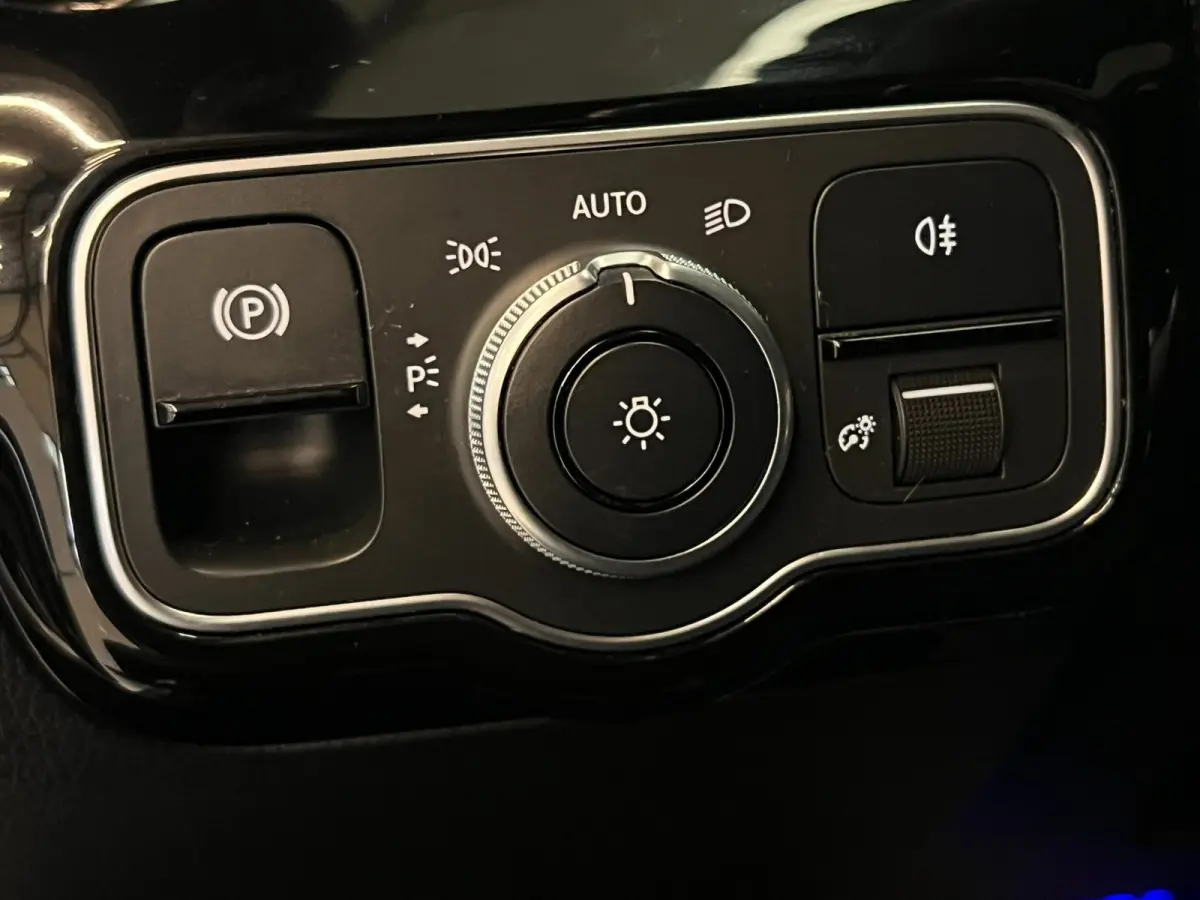 220 4MATIC / AMG / Pano / Sfeerverlichting