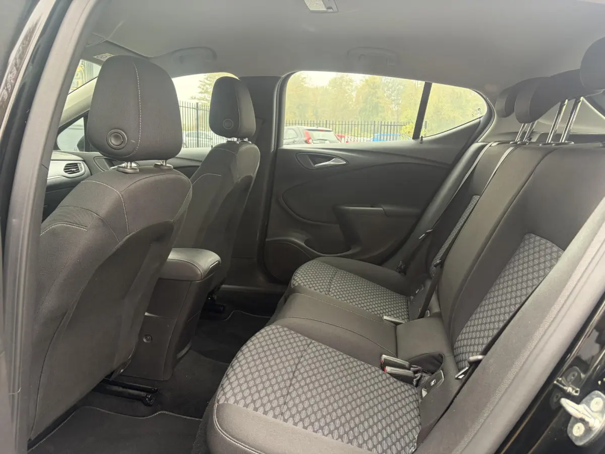 1.0 Online Edition ✓2e Eigenaar✓Dealer Onderhouden✓Carplay✓Clima✓Cruise✓Pdc✓17''Lmv✓105pk✓N.A.P✓Nieuwe Apk bij Aflevering
