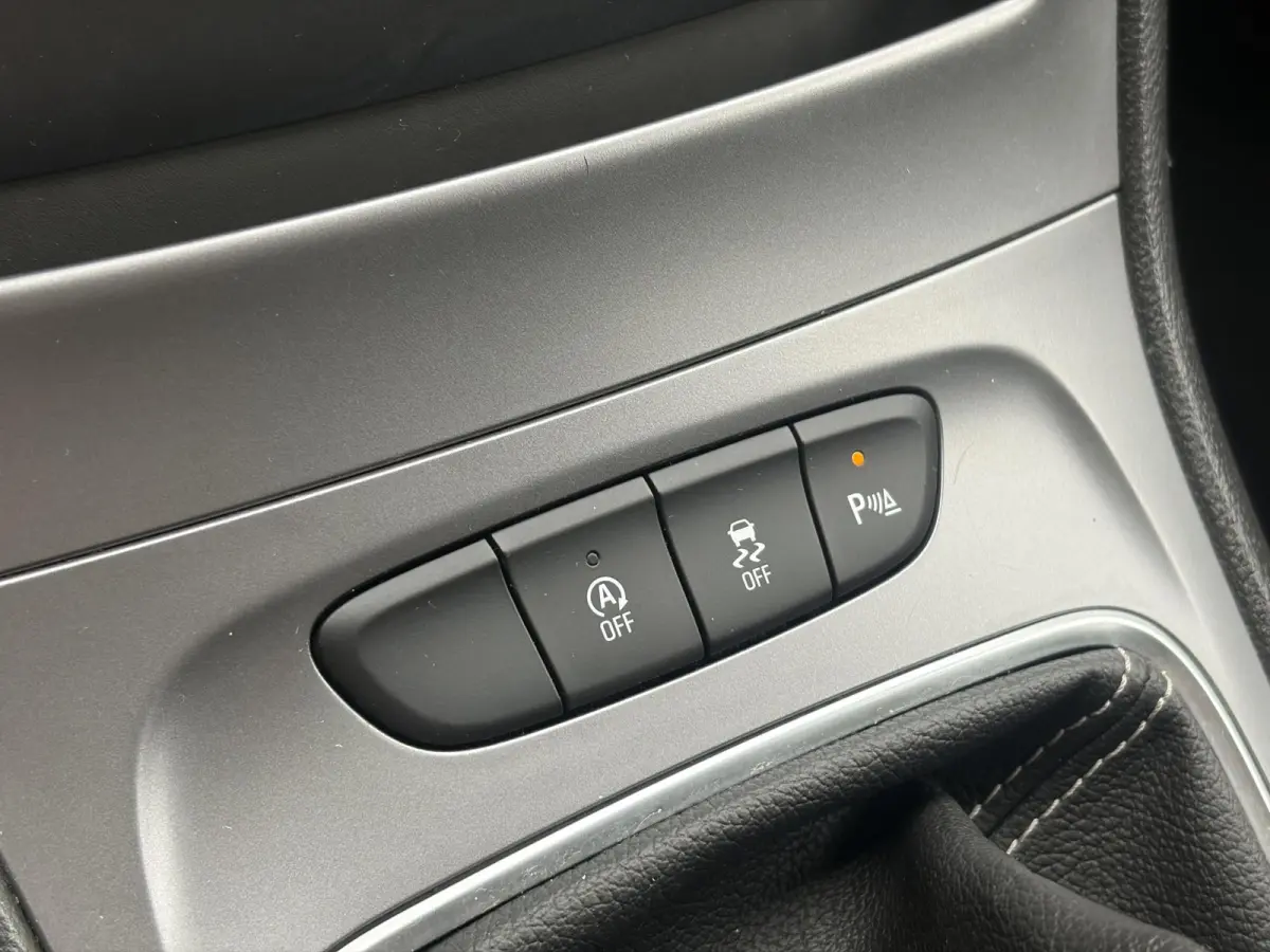 1.0 Online Edition ✓2e Eigenaar✓Dealer Onderhouden✓Carplay✓Clima✓Cruise✓Pdc✓17''Lmv✓105pk✓N.A.P✓Nieuwe Apk bij Aflevering