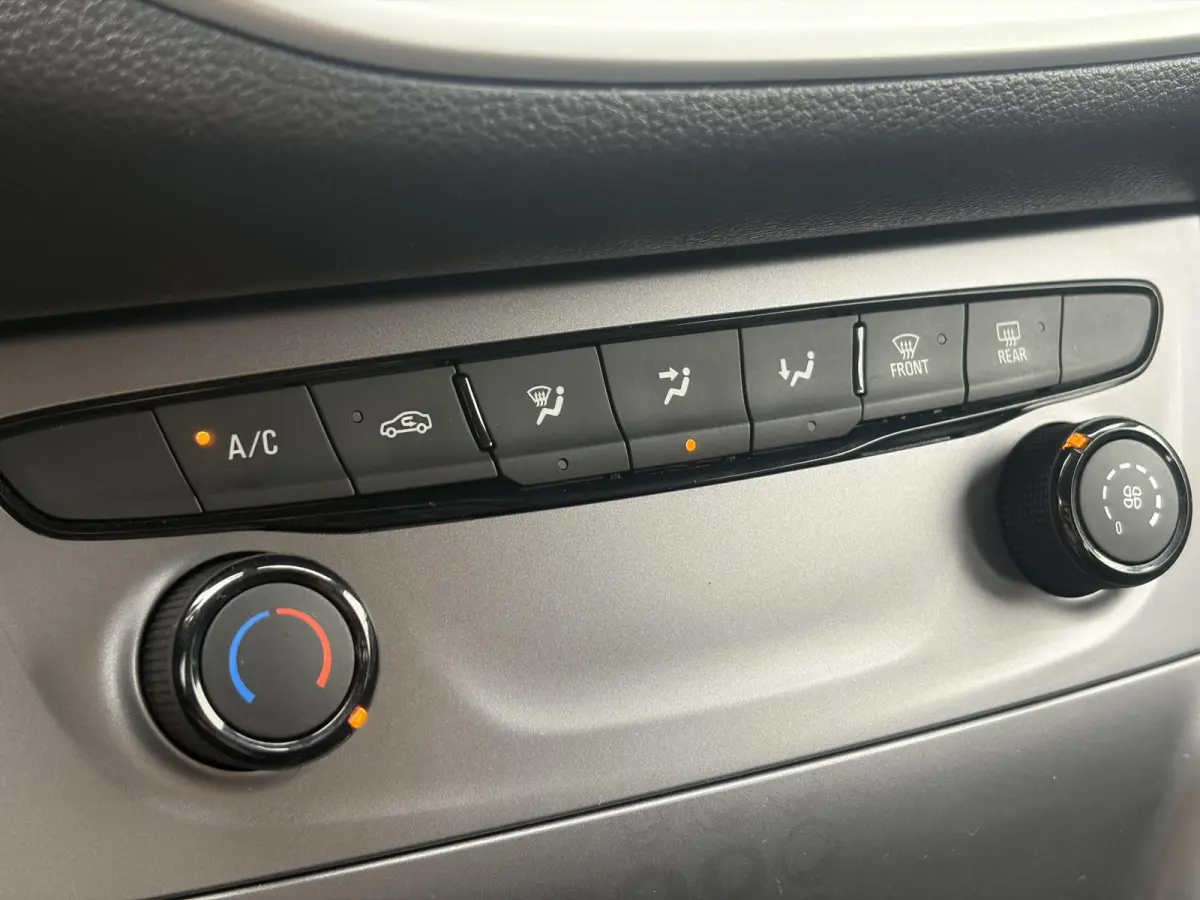 1.0 Online Edition ✓2e Eigenaar✓Dealer Onderhouden✓Carplay✓Clima✓Cruise✓Pdc✓17''Lmv✓105pk✓N.A.P✓Nieuwe Apk bij Aflevering