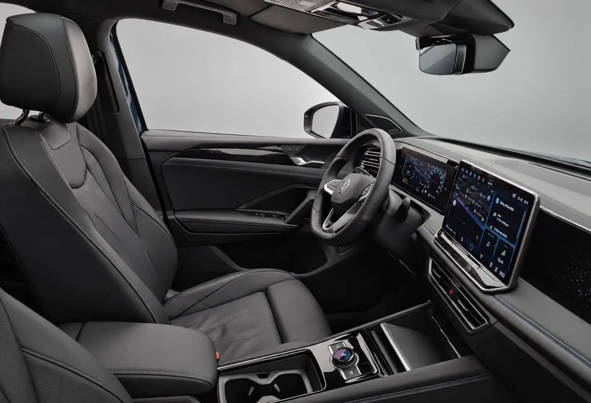 1.5 eHybrid R-Line Edition 272pk Pano | Leder | Harman Kardon | Trekhaak | Memory | IQ Light | HUD | 20" | 360 camera