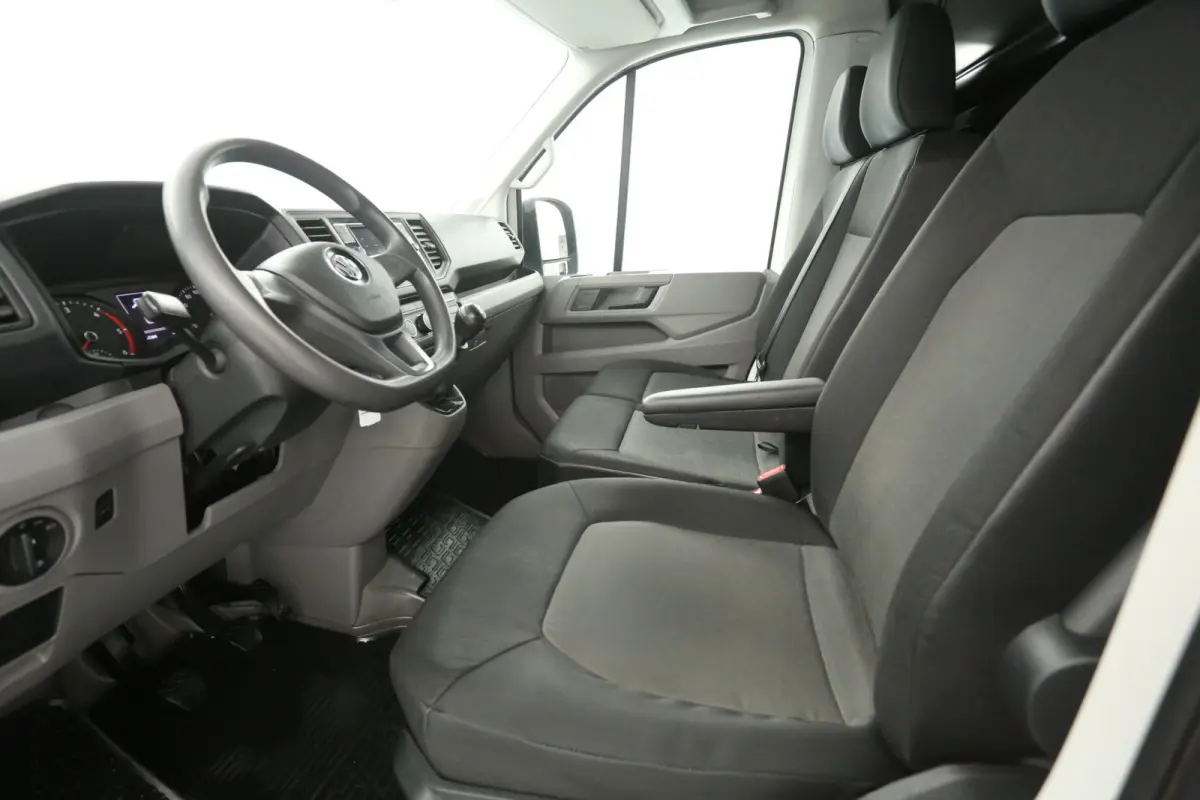 2.0 TDI 140PK L4H3 | Airco | Camera | Carplay | 3 Zits | 3000KG Trekgew. | Parkeersens.
