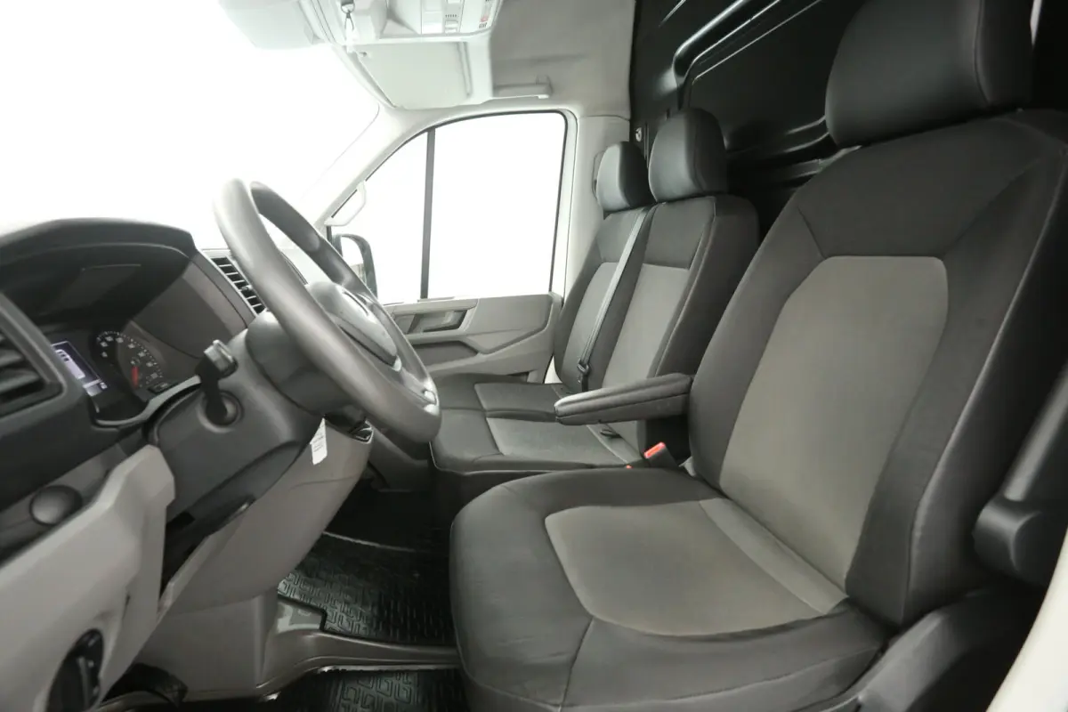 2.0 TDI 140PK L4H3 | Airco | Camera | Carplay | 3 Zits | 3000KG Trekgew. | Parkeersens.