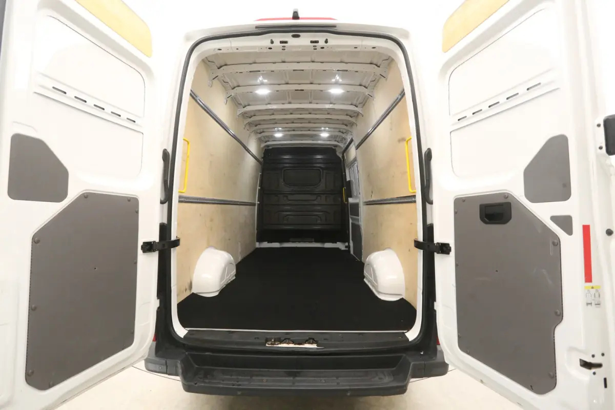 2.0 TDI 140PK L4H3 | Airco | Camera | Carplay | 3 Zits | 3000KG Trekgew. | Parkeersens.
