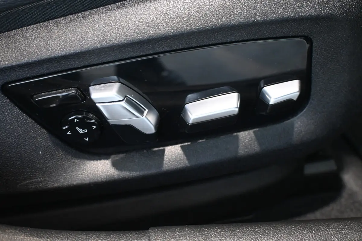 520i High Executive M Sport Automaat Navigatie LED CarPlay Leder Panoramdak Harman & Kardon 100% Onderhouden! Inruil Mogelijk!