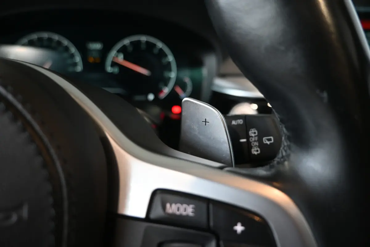 520i High Executive M Sport Automaat Navigatie LED CarPlay Leder Panoramdak Harman & Kardon 100% Onderhouden! Inruil Mogelijk!