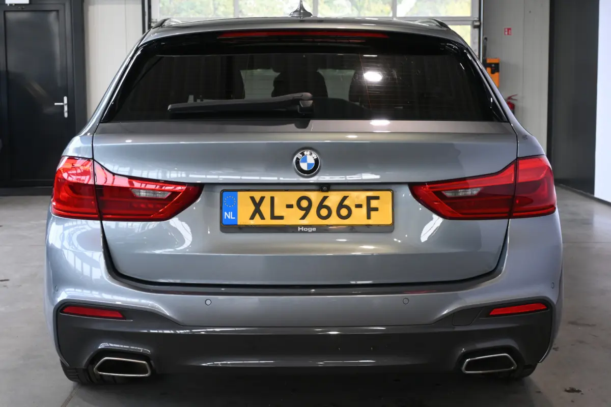 520i High Executive M Sport Automaat Navigatie LED CarPlay Leder Panoramdak Harman & Kardon 100% Onderhouden! Inruil Mogelijk!