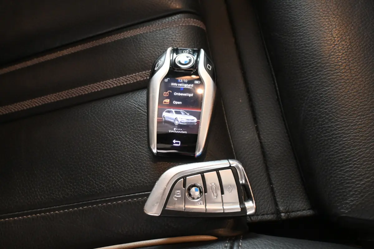 520i High Executive M Sport Automaat Navigatie LED CarPlay Leder Panoramdak Harman & Kardon 100% Onderhouden! Inruil Mogelijk!