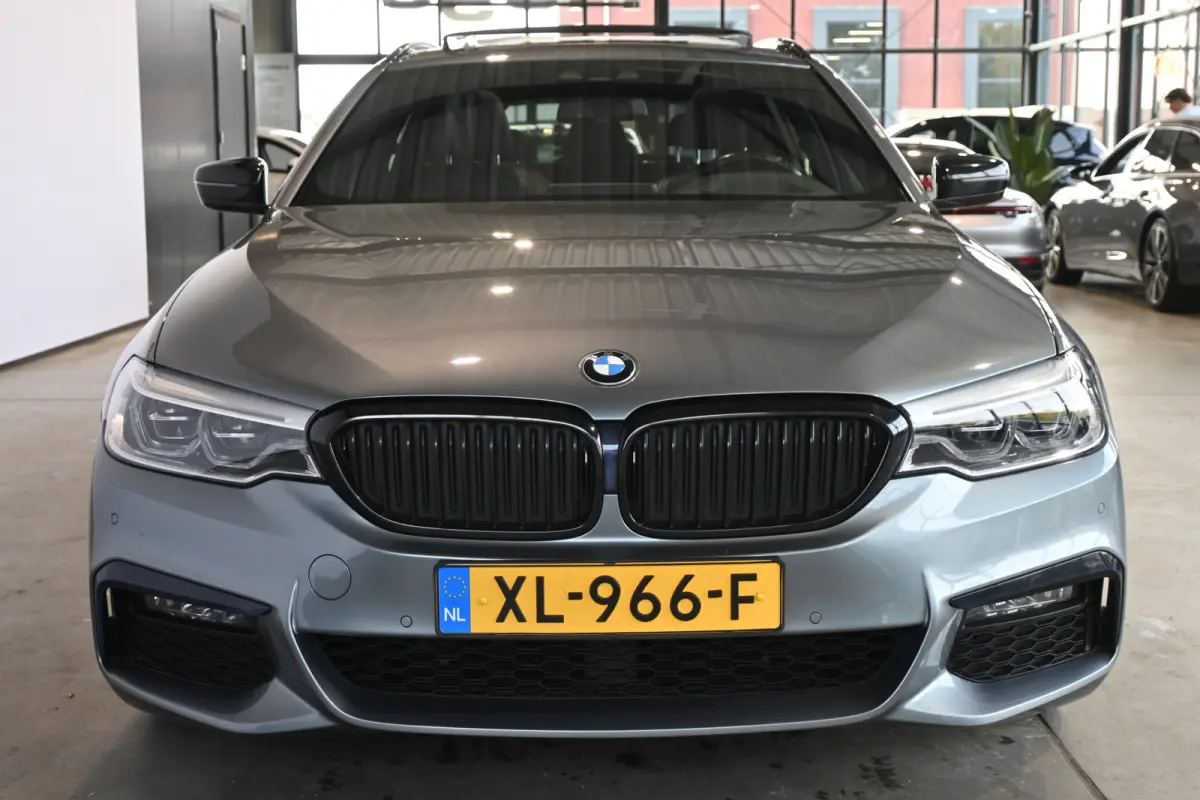 520i High Executive M Sport Automaat Navigatie LED CarPlay Leder Panoramdak Harman & Kardon 100% Onderhouden! Inruil Mogelijk!