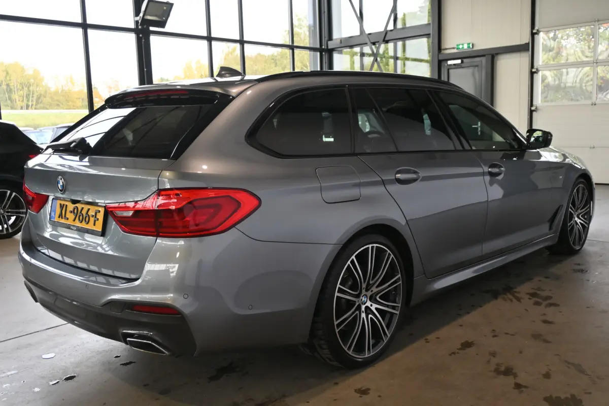520i High Executive M Sport Automaat Navigatie LED CarPlay Leder Panoramdak Harman & Kardon 100% Onderhouden! Inruil Mogelijk!